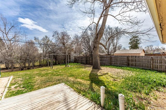 40 Dover Street, Lakewood, CO 80226