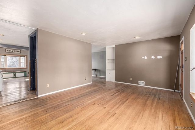 40 Dover Street, Lakewood, CO 80226