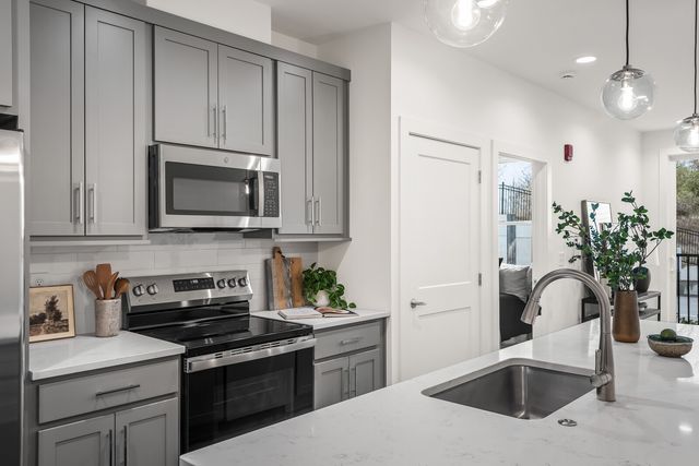 505 Community Ct Unit 101, Nashville, TN 37209