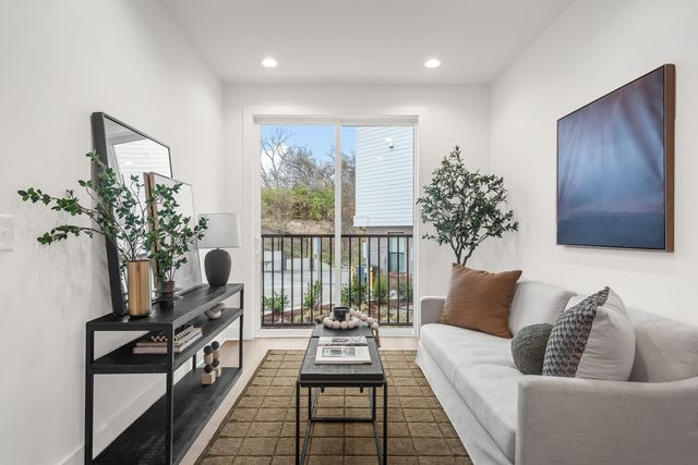 505 Community Ct Unit 101, Nashville, TN 37209