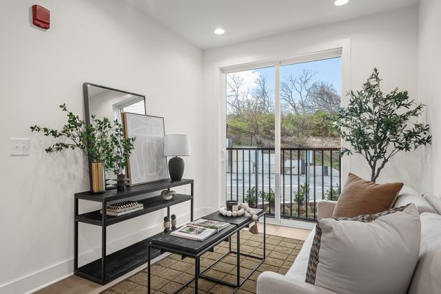 505 Community Ct Unit 101, Nashville, TN 37209