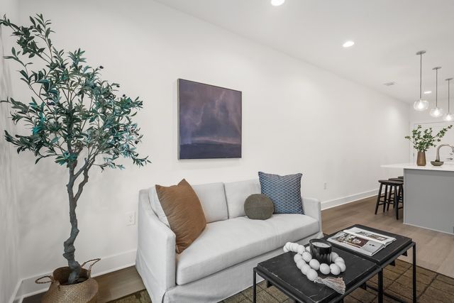 505 Community Ct Unit 101, Nashville, TN 37209