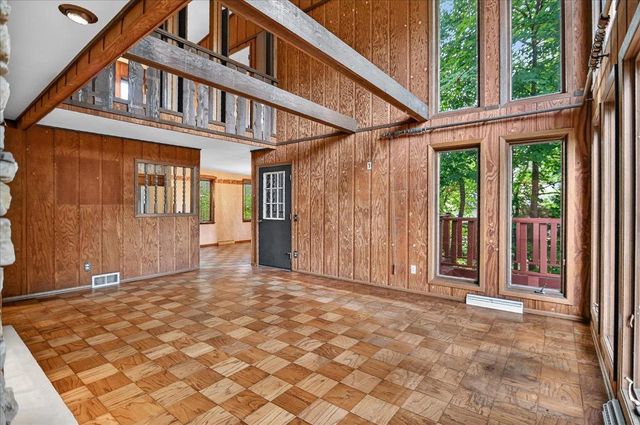 5519 Pheasant Hill Road, Monona, WI 53716
