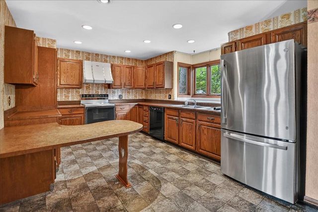 5519 Pheasant Hill Road, Monona, WI 53716