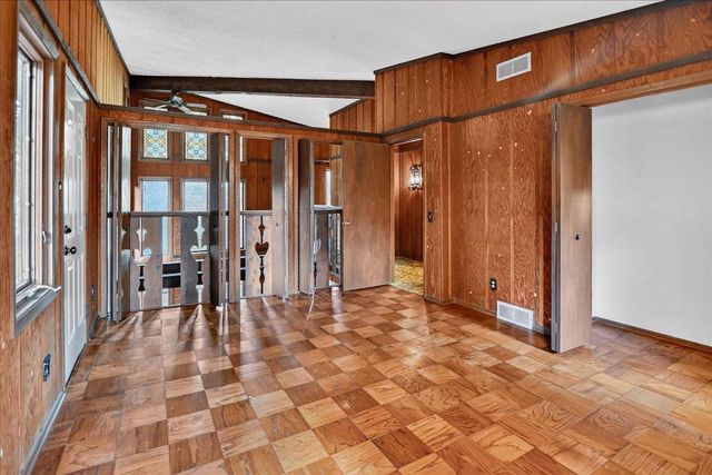 5519 Pheasant Hill Road, Monona, WI 53716