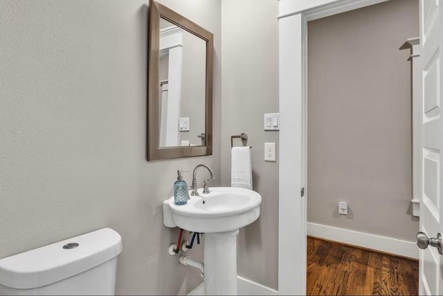 1006 Enid Street B, Houston, TX 77009