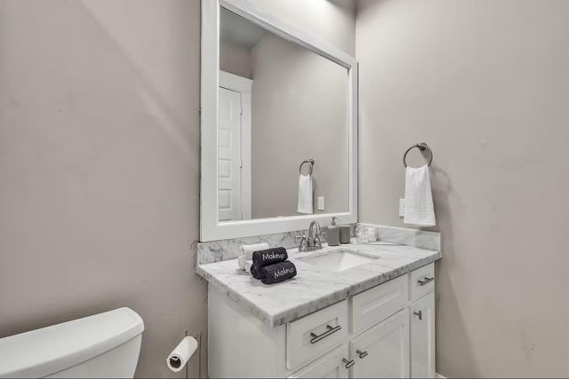 1006 Enid Street B, Houston, TX 77009