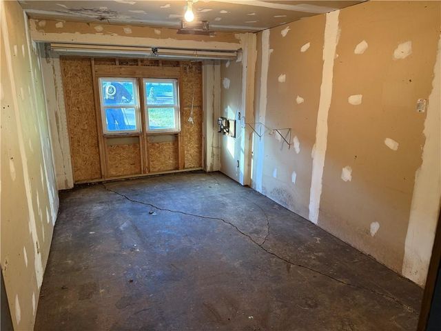 8208 W 81st Street, Overland Park, KS 66204