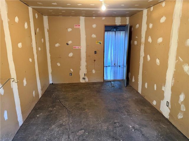 8208 W 81st Street, Overland Park, KS 66204