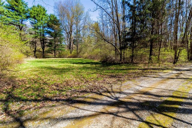 4450 Blood Road, Metamora, MI 48455