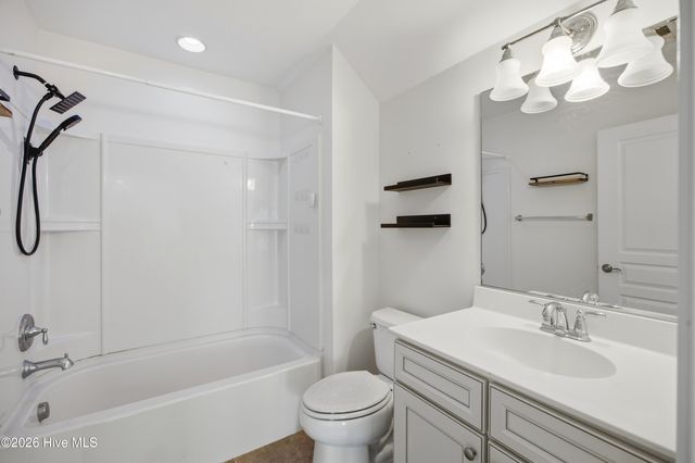 5006 Seaward Court, Southport, NC 28461