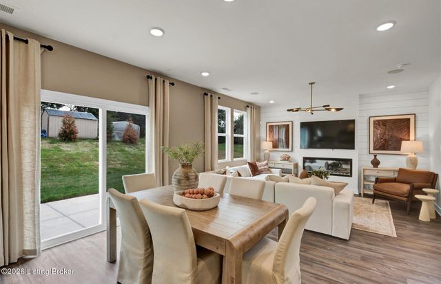 7725 Hollis Vw Ct, Louisville, KY 40214