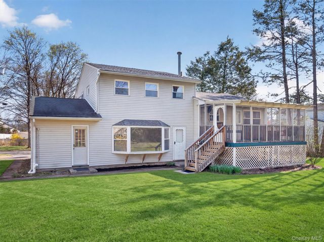 15 Cypress Lane, Orangeburg, NY 10962