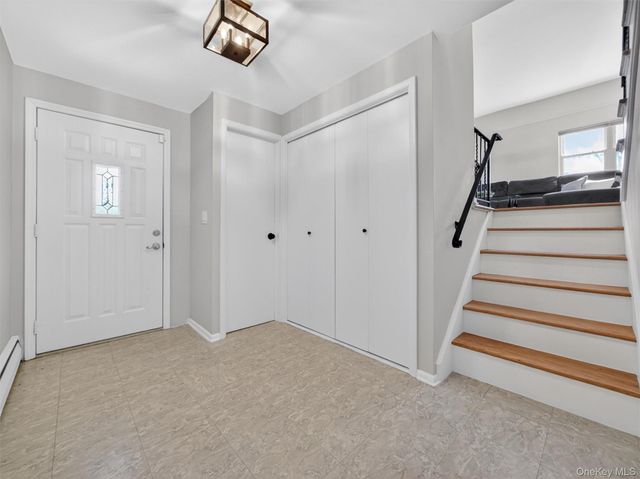 15 Cypress Lane, Orangeburg, NY 10962