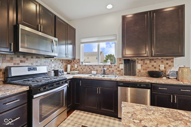 1507 Glen Canyon Drive, Greenwood, IN 46143
