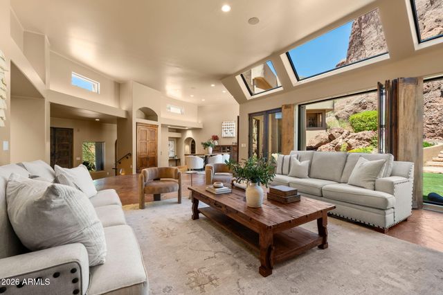 5341 N 46TH Street, Phoenix, AZ 85018