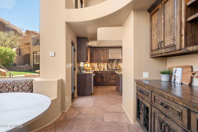 5341 N 46TH Street, Phoenix, AZ 85018