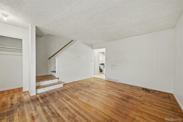 29250 Tessmer Court, Madison Heights, MI 48071
