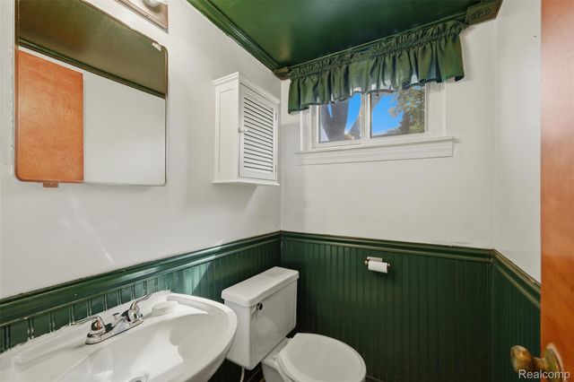 29250 Tessmer Court, Madison Heights, MI 48071