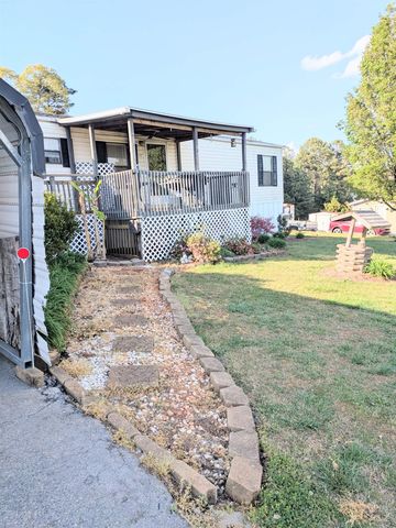712 Ohenry Drive, Inman, SC 29349