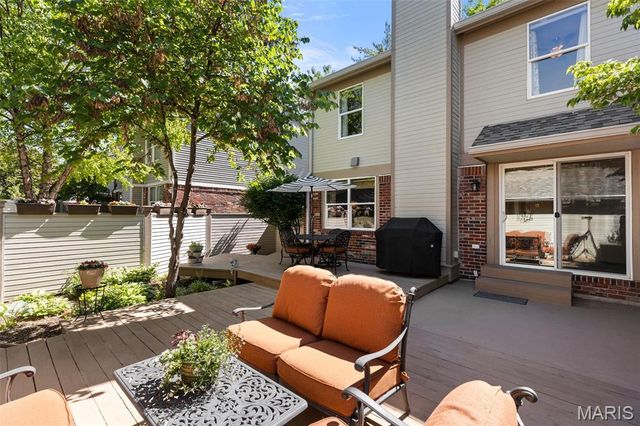 5431 Vicar Court, St Louis, MO 63119