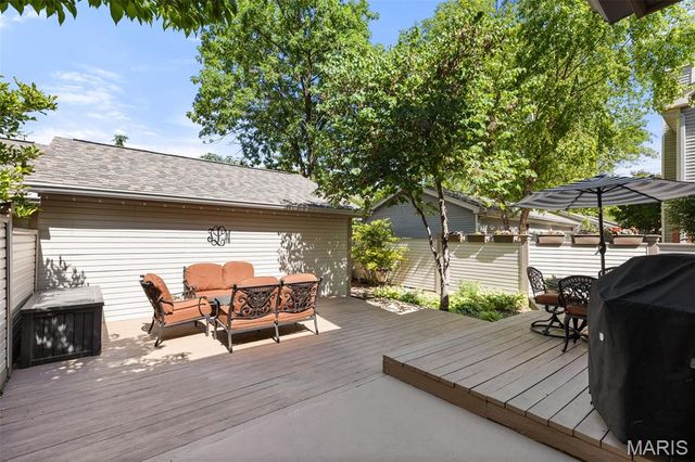 5431 Vicar Court, St Louis, MO 63119