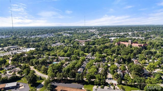 5431 Vicar Court, St Louis, MO 63119