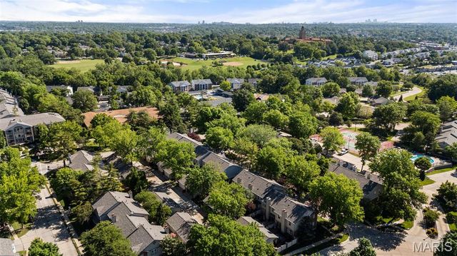 5431 Vicar Court, St Louis, MO 63119