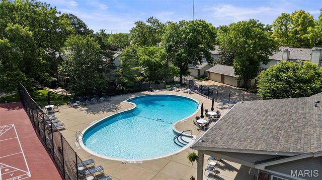 5431 Vicar Court, St Louis, MO 63119