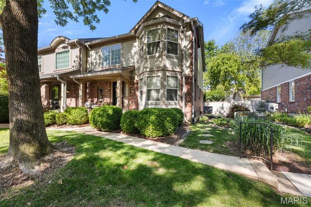 5431 Vicar Court, St Louis, MO 63119