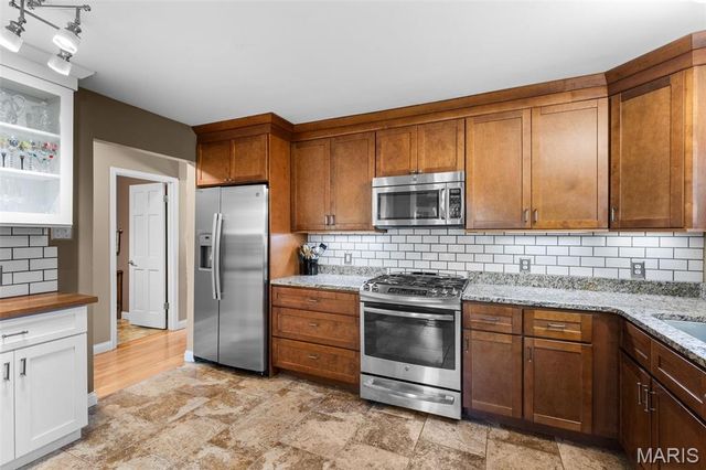 5431 Vicar Court, St Louis, MO 63119