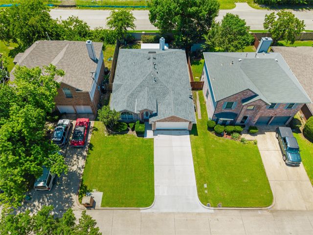 1209 Secretariat Drive, Grand Prairie, TX 75052
