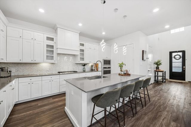 1365 Knollbridge Point Lane, Pinehurst, TX 77362