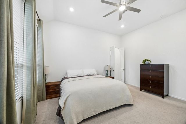 1365 Knollbridge Point Lane, Pinehurst, TX 77362