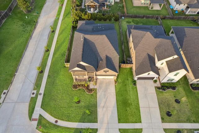 1365 Knollbridge Point Lane, Pinehurst, TX 77362