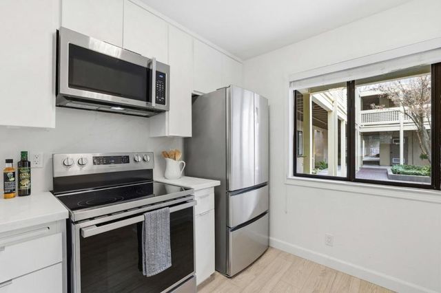 449 Alberto Way 132, Los Gatos, CA 95032