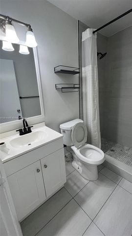 11065 NW 38th Pl, Sunrise, FL 33351