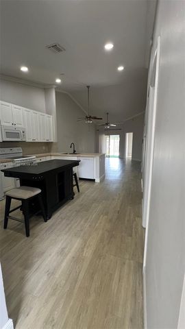 11065 NW 38th Pl, Sunrise, FL 33351