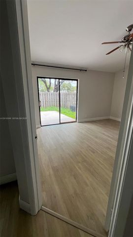 11065 NW 38th Pl, Sunrise, FL 33351