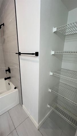 11065 NW 38th Pl, Sunrise, FL 33351