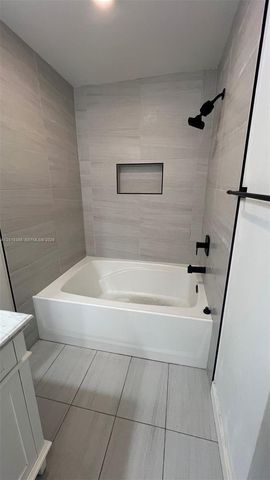 11065 NW 38th Pl, Sunrise, FL 33351