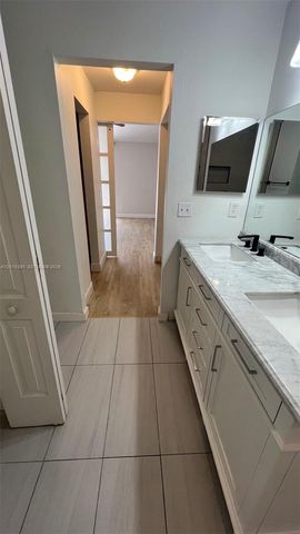 11065 NW 38th Pl, Sunrise, FL 33351