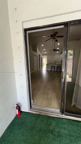 11065 NW 38th Pl, Sunrise, FL 33351