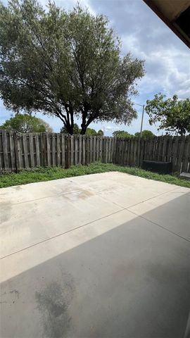11065 NW 38th Pl, Sunrise, FL 33351