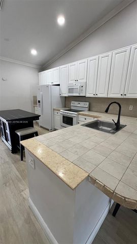11065 NW 38th Pl, Sunrise, FL 33351