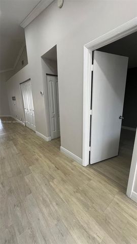 11065 NW 38th Pl, Sunrise, FL 33351
