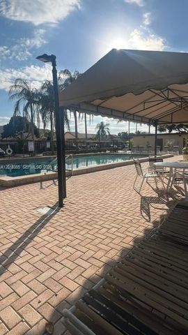 11065 NW 38th Pl, Sunrise, FL 33351