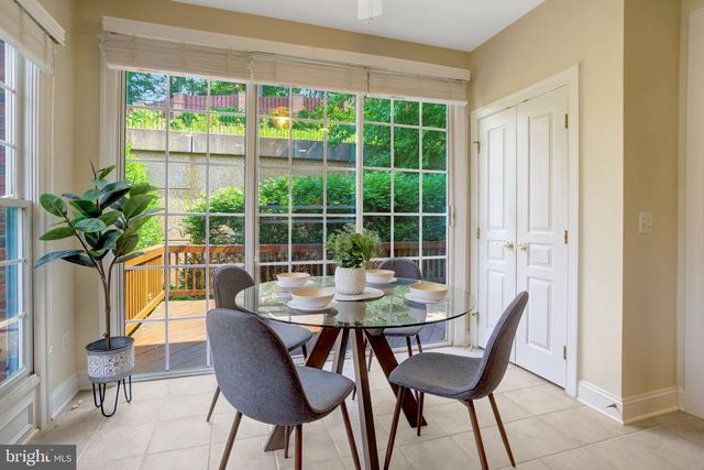 6276 KINGFISHER LN, Alexandria, VA 22312