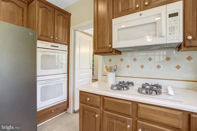 6276 KINGFISHER LN, Alexandria, VA 22312