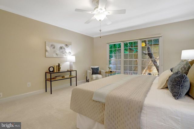 6276 KINGFISHER LN, Alexandria, VA 22312